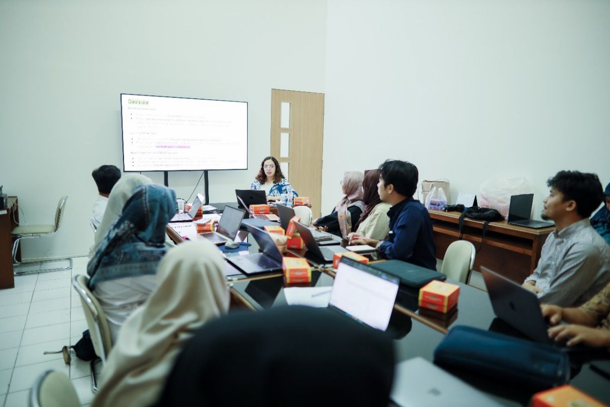 Diskusi ilmiah UMS hadirkan peneliti Prancis bahas deteksi emosi dan niat manusia melalui AI