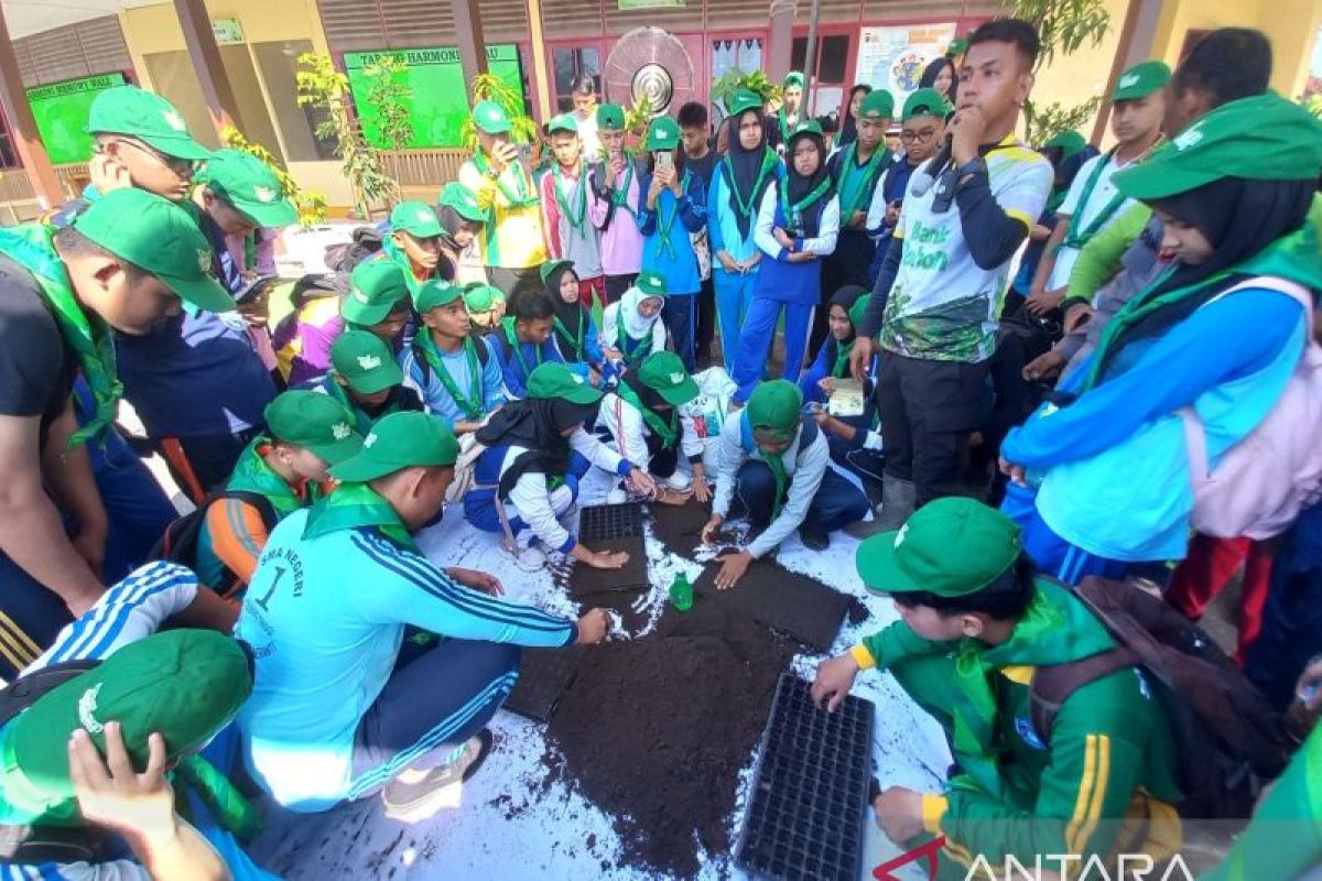 Polda Riau ajak OSIS SMA gencarkan "Green Policing"