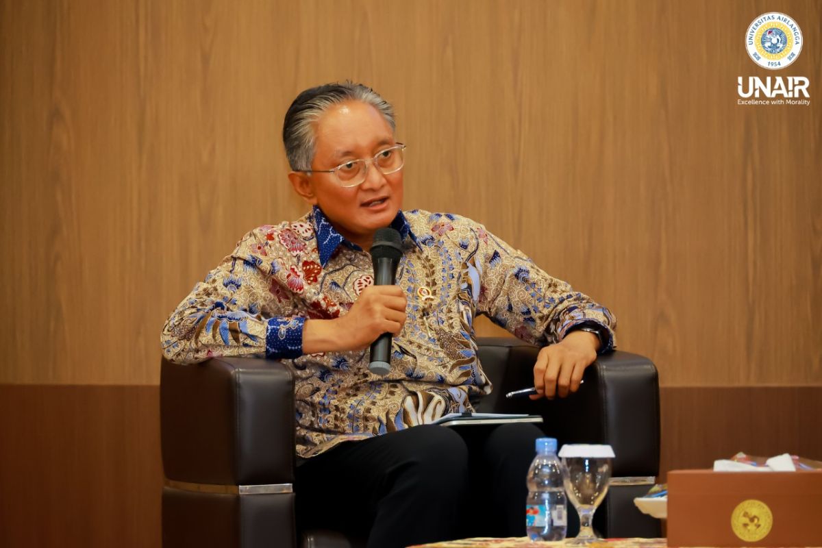 Menteri PU memaparkan arah baru infrastruktur di Unair Surabaya