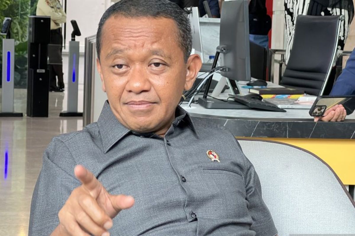 Menteri Bahlil minta Freeport beli konsentrat tembaga Amman Mineral