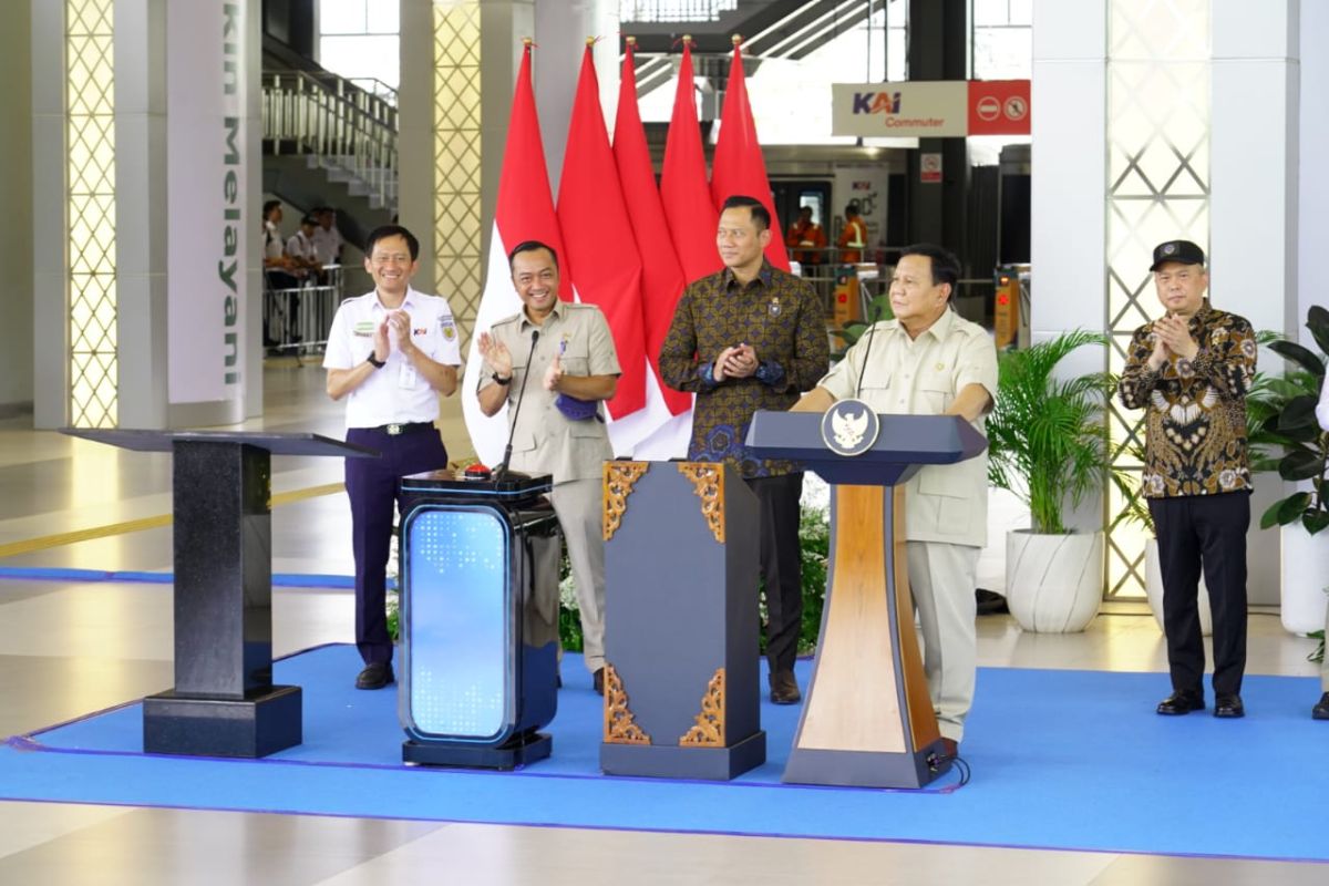 Jalankan Arahan Presiden Prabowo, Menko AHY Pastikan Pengembangan Kereta Api Jadi Penguat Konektivitas Nasional