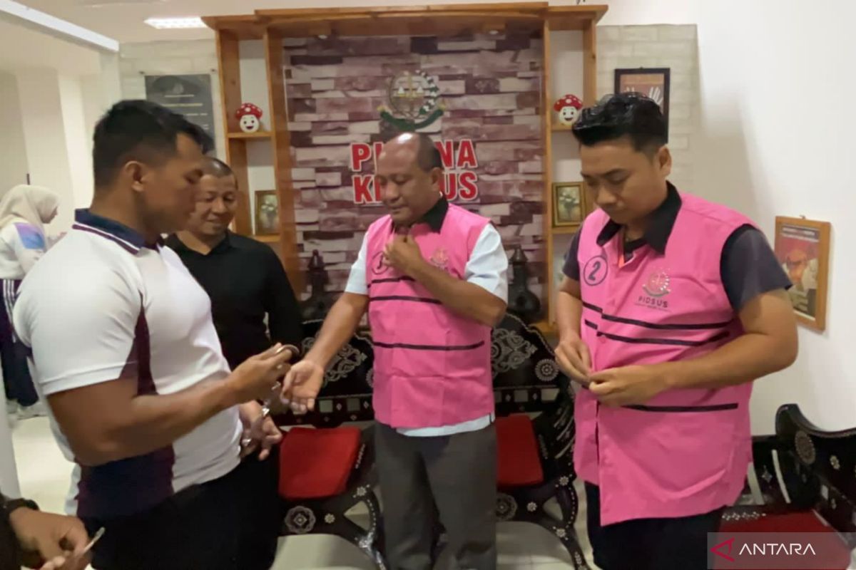 Anggota DPRD Lombok Barat dan dua ASN jadi tersangka korupsi pokir 2025