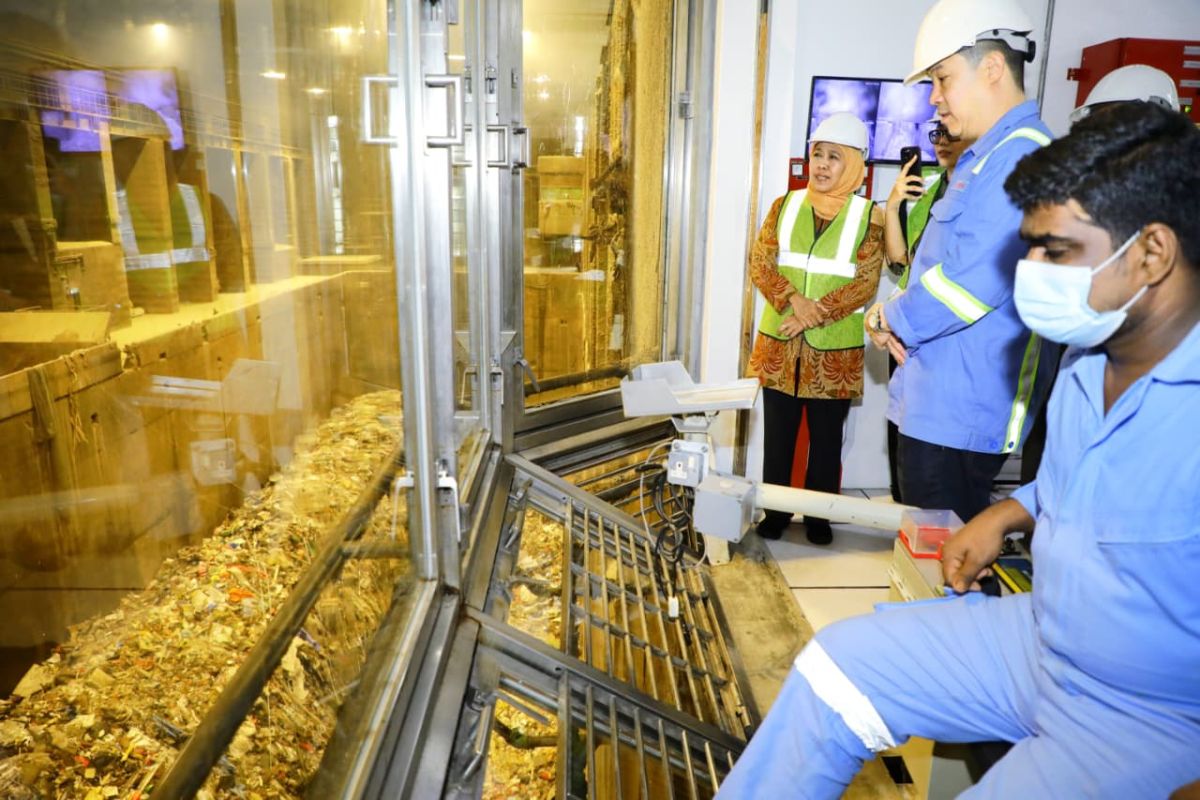 Gubernur Jatim pelajari teknologi pengolahan sampah modern Singapura