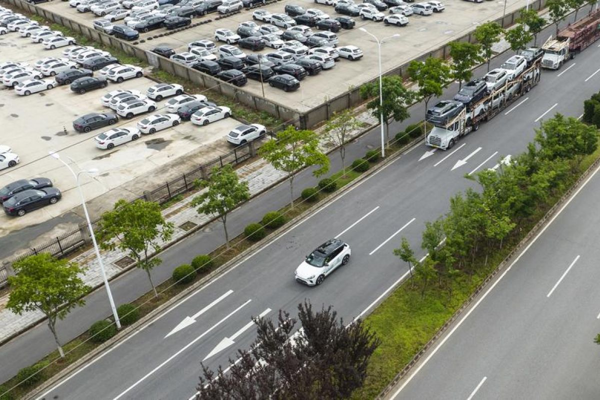 Abu Dhabi uji coba layanan taksi nirawak lewat kemitraan dengan China