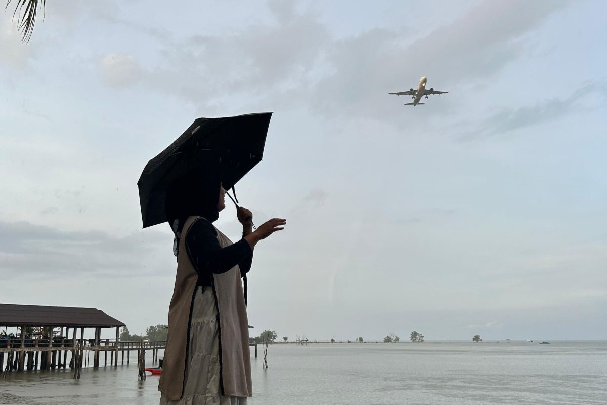 Healing low budget di Batam, menikmati pantai dan pesawat terbang rendah