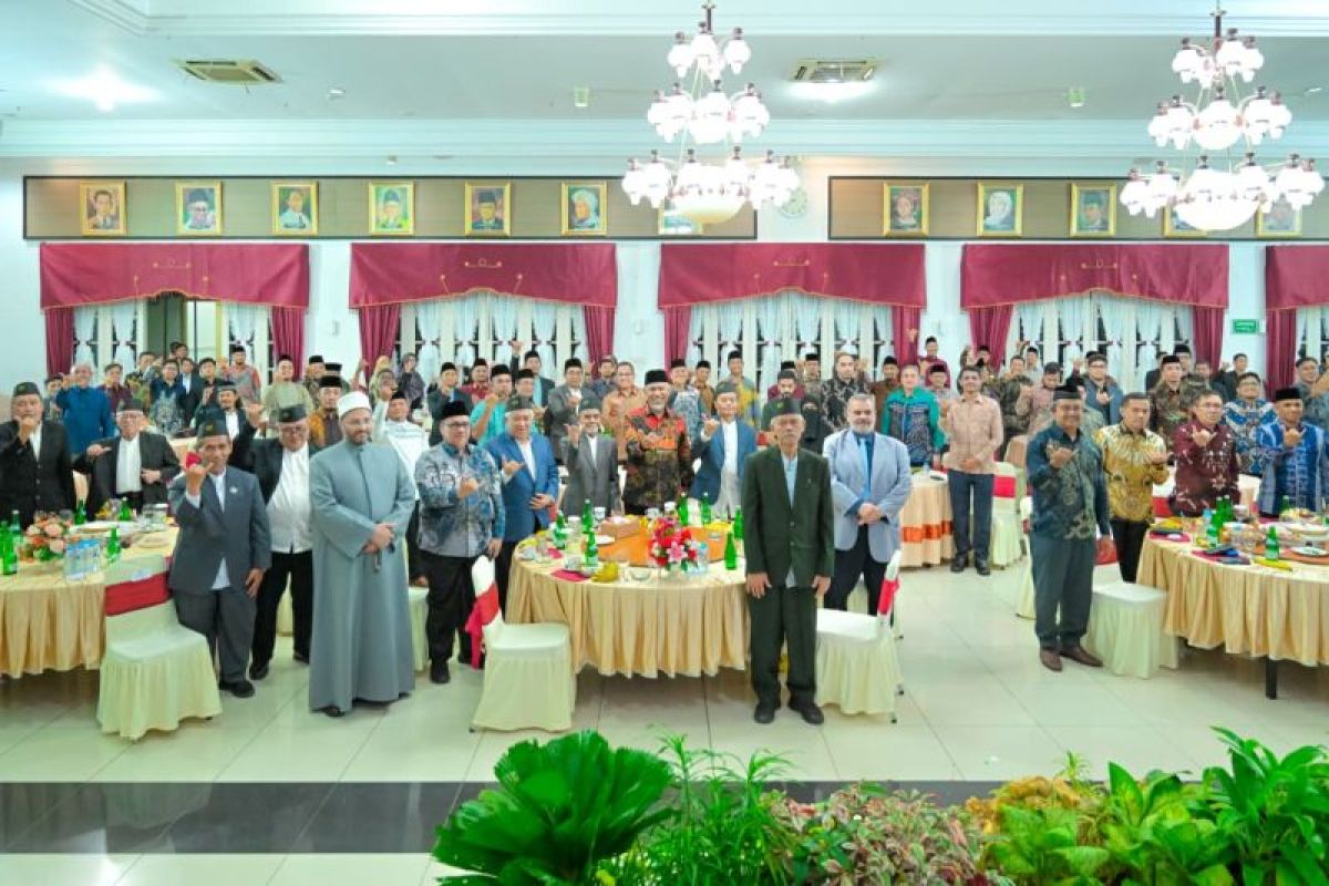Gubernur Mahyeldi sambut peserta Konferensi Wakaf Internasional 2025 dalam Gala Dinner