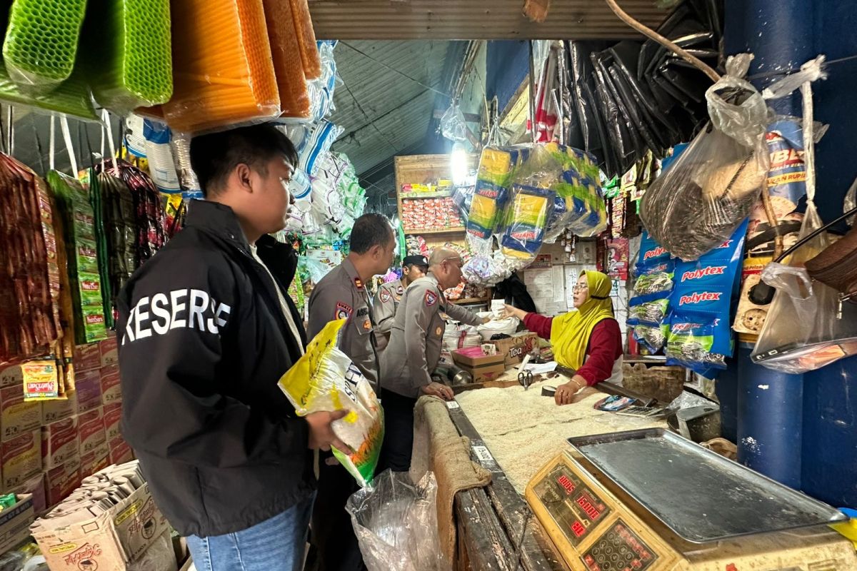 Satgas Pangan Pelabuhan awasi harga beras di Pasar Muara Angke