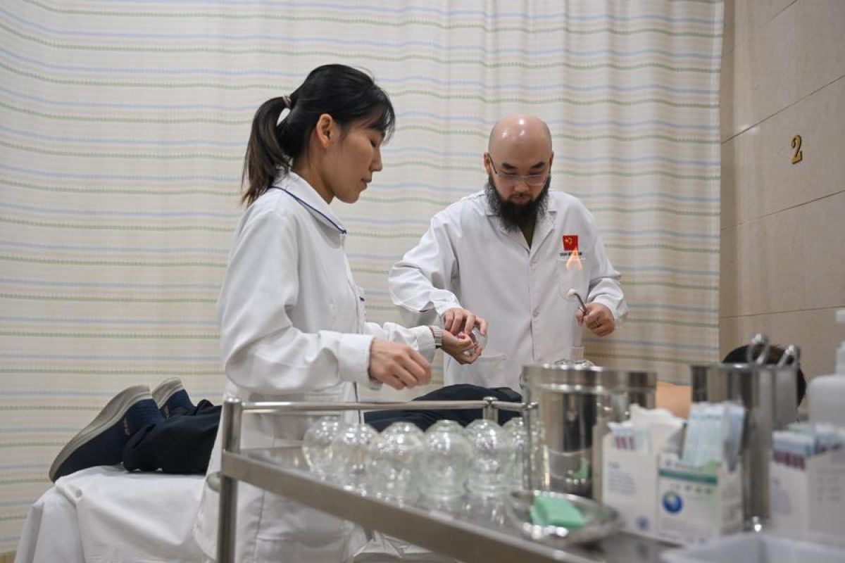 Akupunktur dokter China semakin mendapat pengakuan di Kuwait