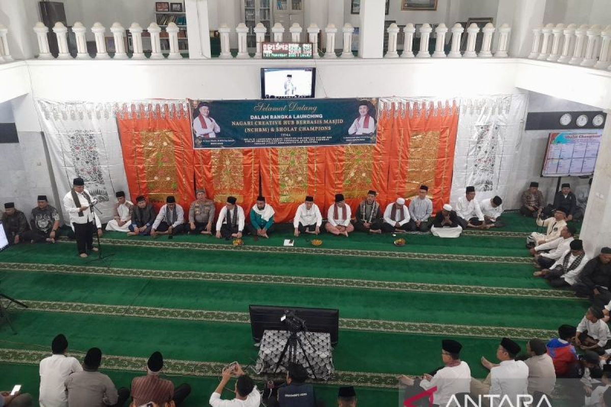Jadikan masjid pusat kegiatan masyarakat, Bupati Agam resmikan Program NCHBM dan Sholat Champion