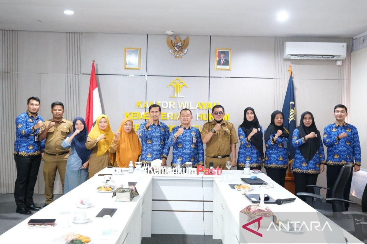 Kemenkum Babel dan Dukcapil Bangka Tengah bahas sinkronisasi layanan pencatatan sipil