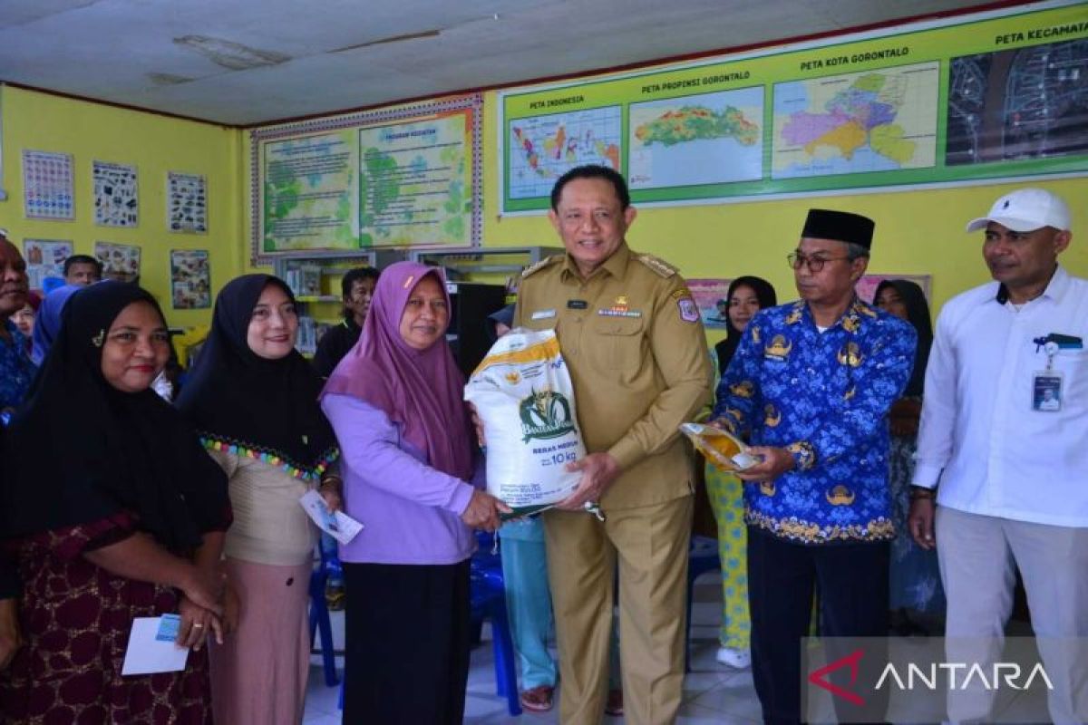Gubernur Gorontalo pastikan penyaluran bantuan pangan tepat sasaran