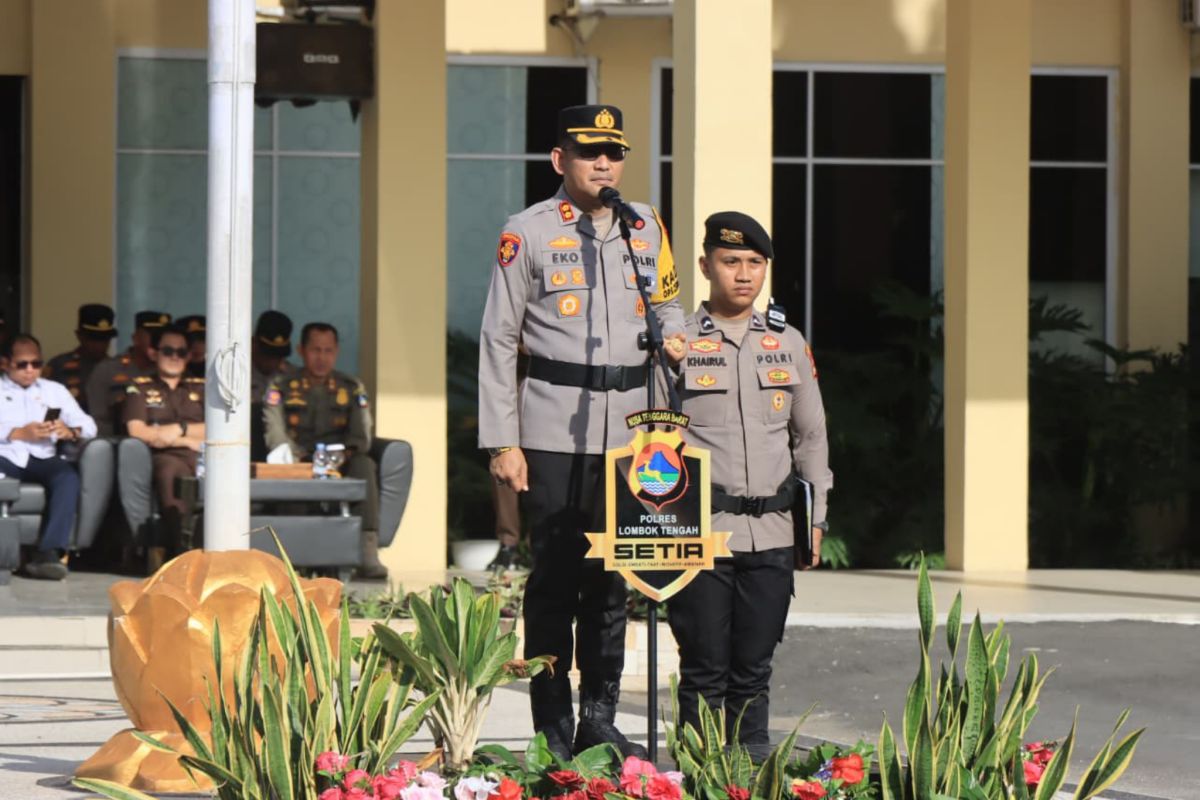 Polisi tingkatkan kepatuhan masyarakat berlalu lintas di Lombok Tengah