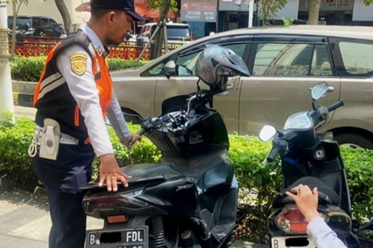 Operasi Cabut Pentil digencarkan di area pakir liar di Glodok