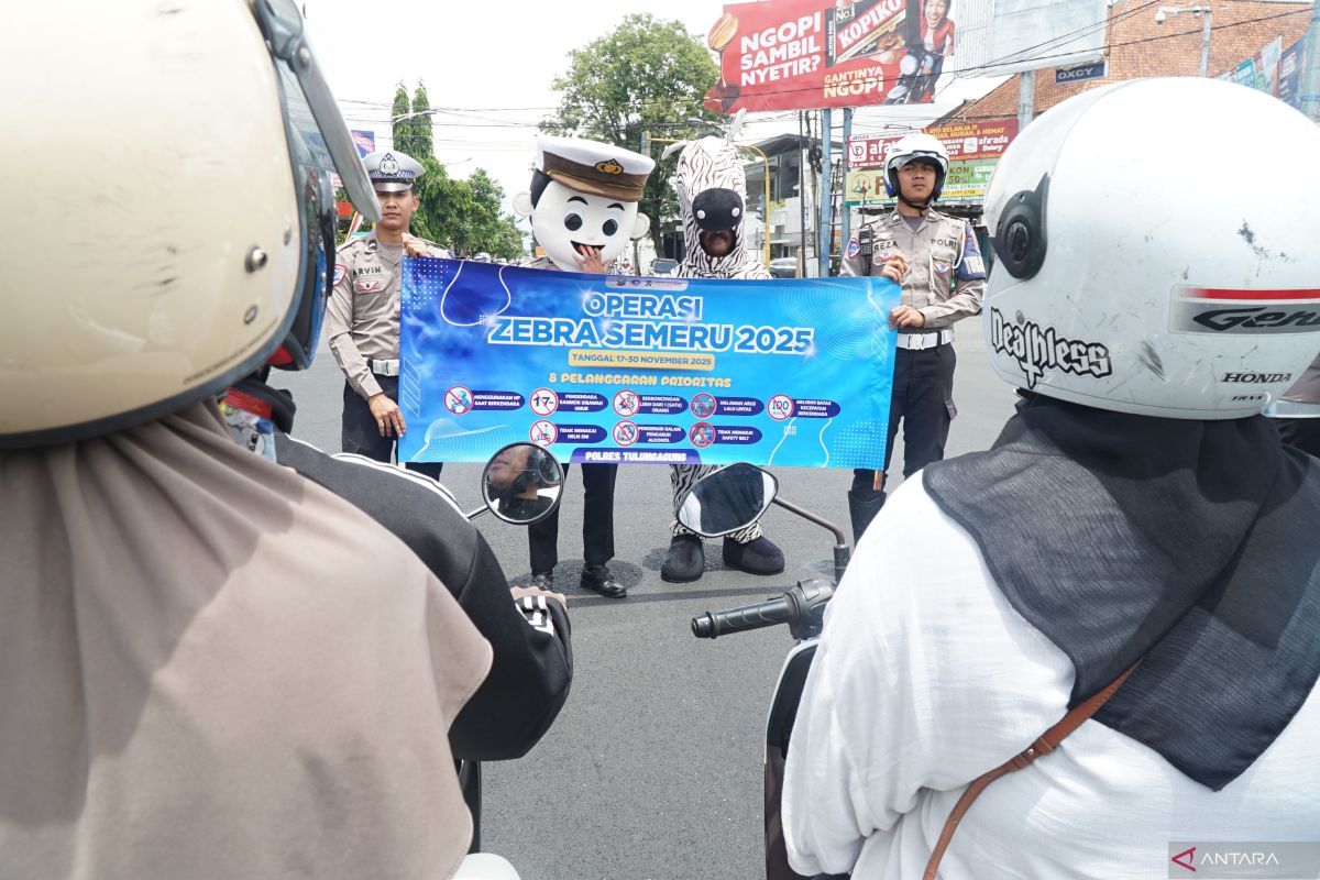 Polisi sosialisasi pelaksanaan Operasi Zebra Semeru 2025 Tulungagung