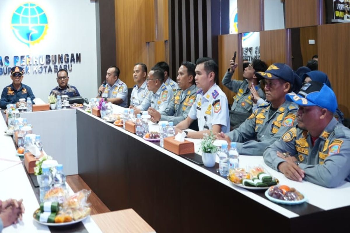 Bupati Kotabaru dorong Dishub tingkatkan layanan public