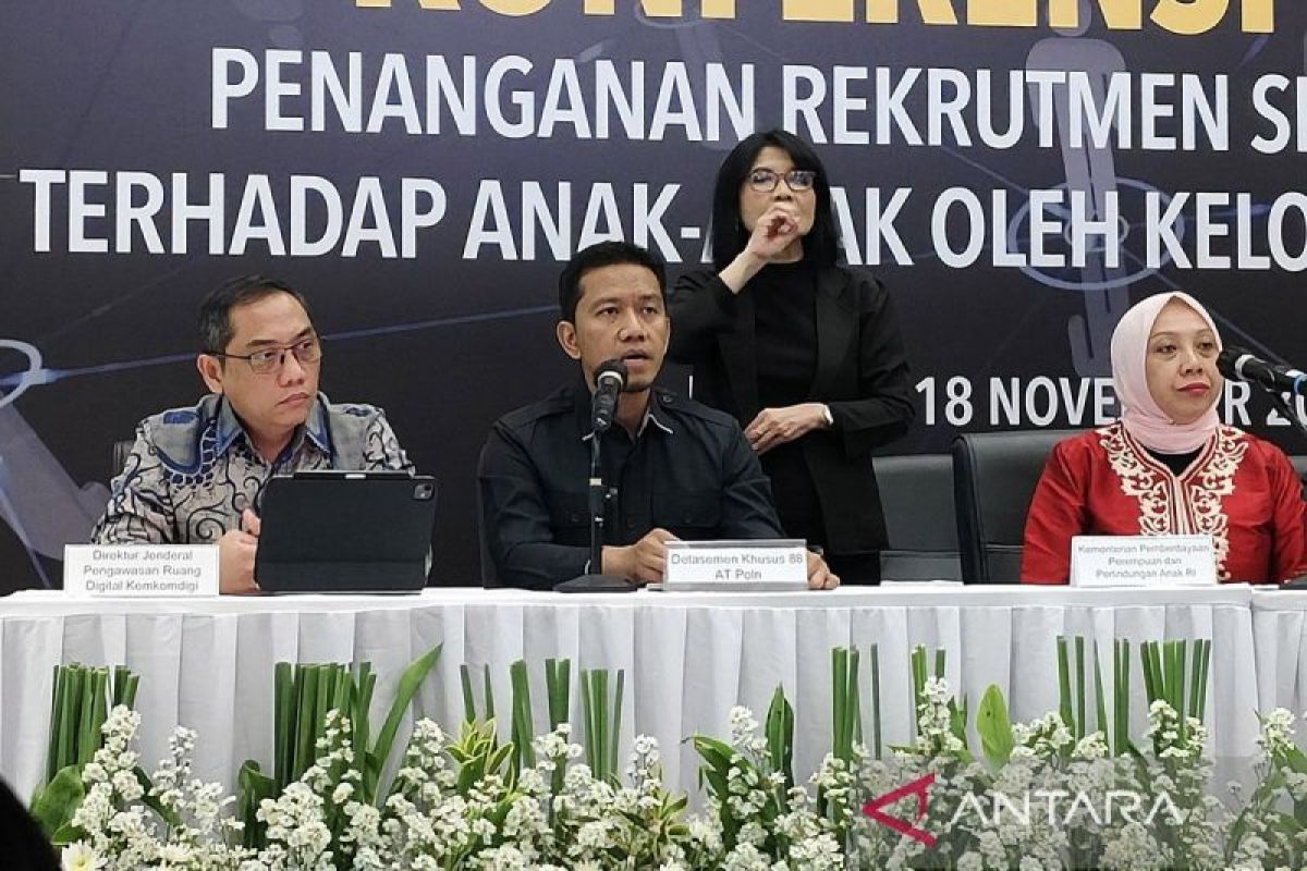 Densus 88 tangkap lima tersangka perekrut anak ke kelompok terorisme