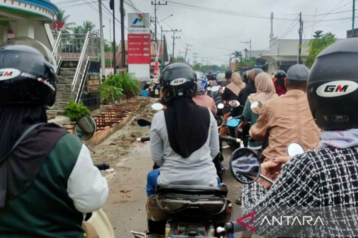 Pertamina diminta jelaskan penyebab kelangkaan BBM di Kalsel