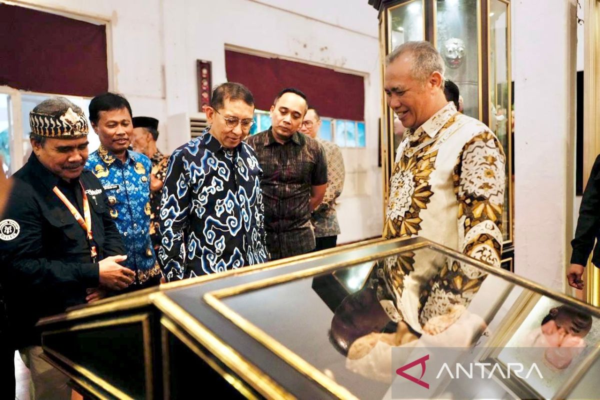 Menteri Kebudayaan ingin promosi topeng Cirebon dioptimalkan