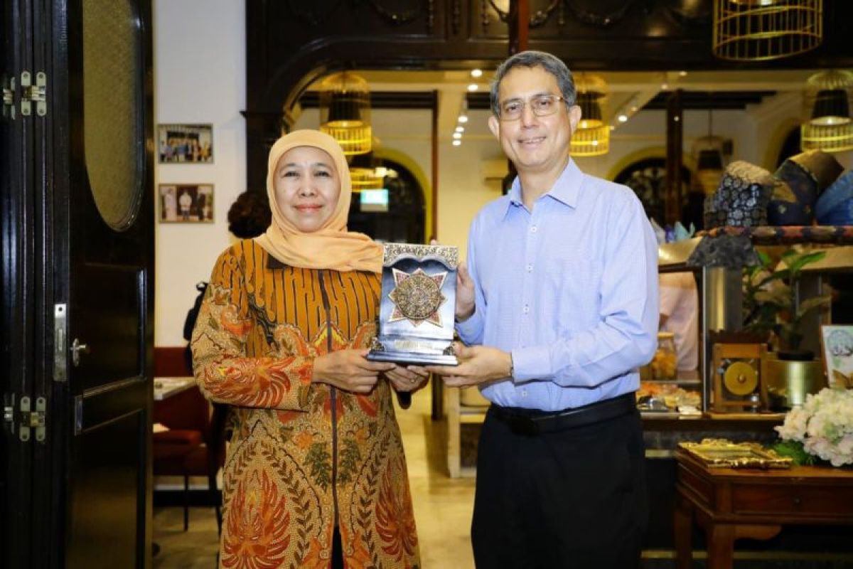 Khofifah, Menteri Urusan Muslim Singapura bahas rencana Moslem College