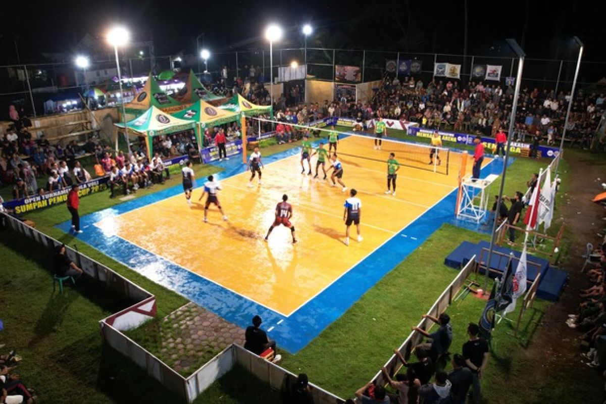 Turnamen bola voli ala China semarakkan komunitas desa di Jawa Timur