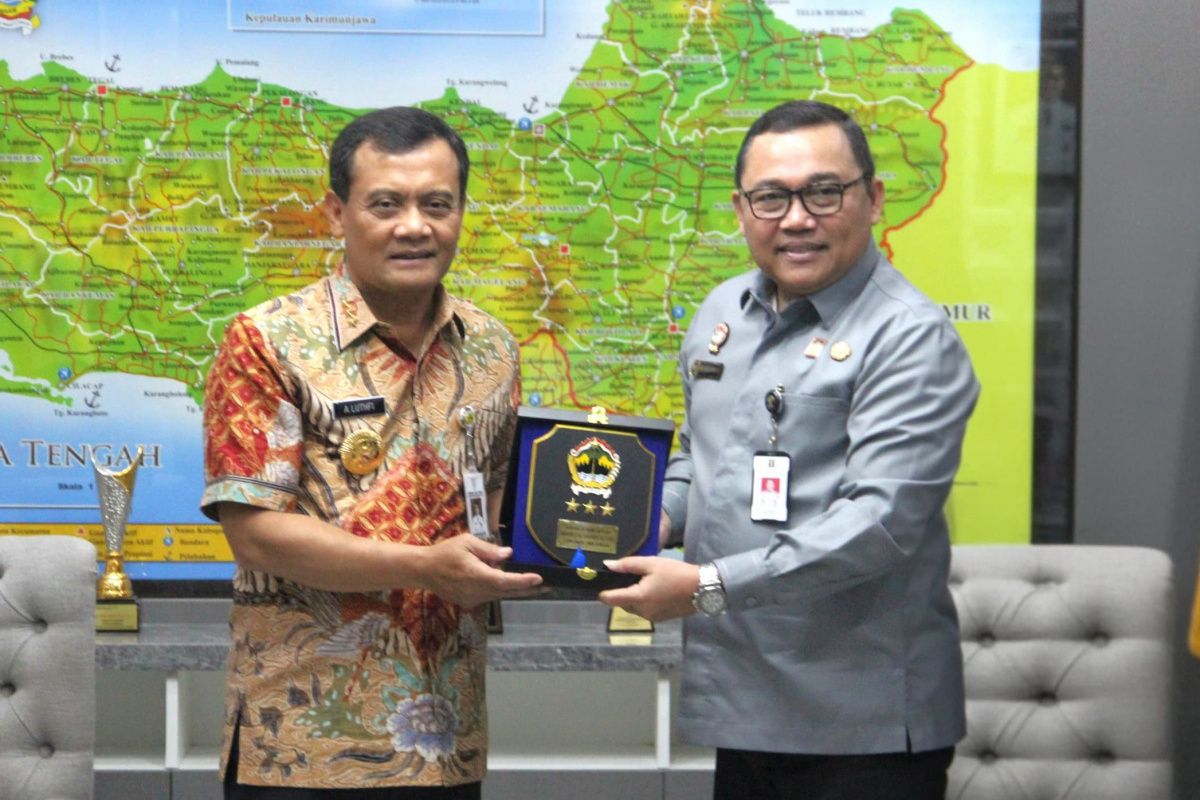 Gubernur Jateng usulkan posbankum yang terbentuk berkolaborasi dengan KMP