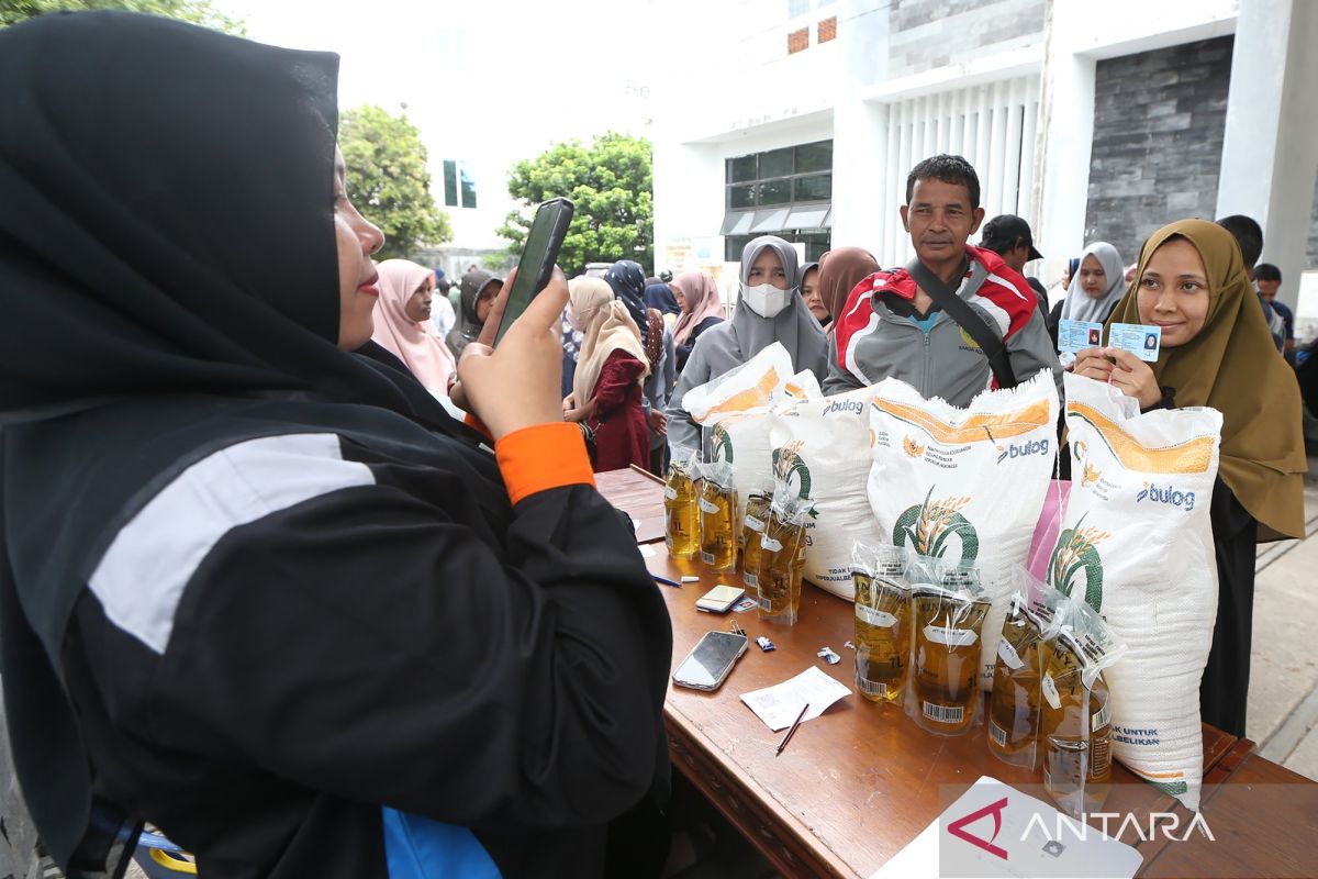 Penyaluran bantuan pangan Kemensos di Aceh