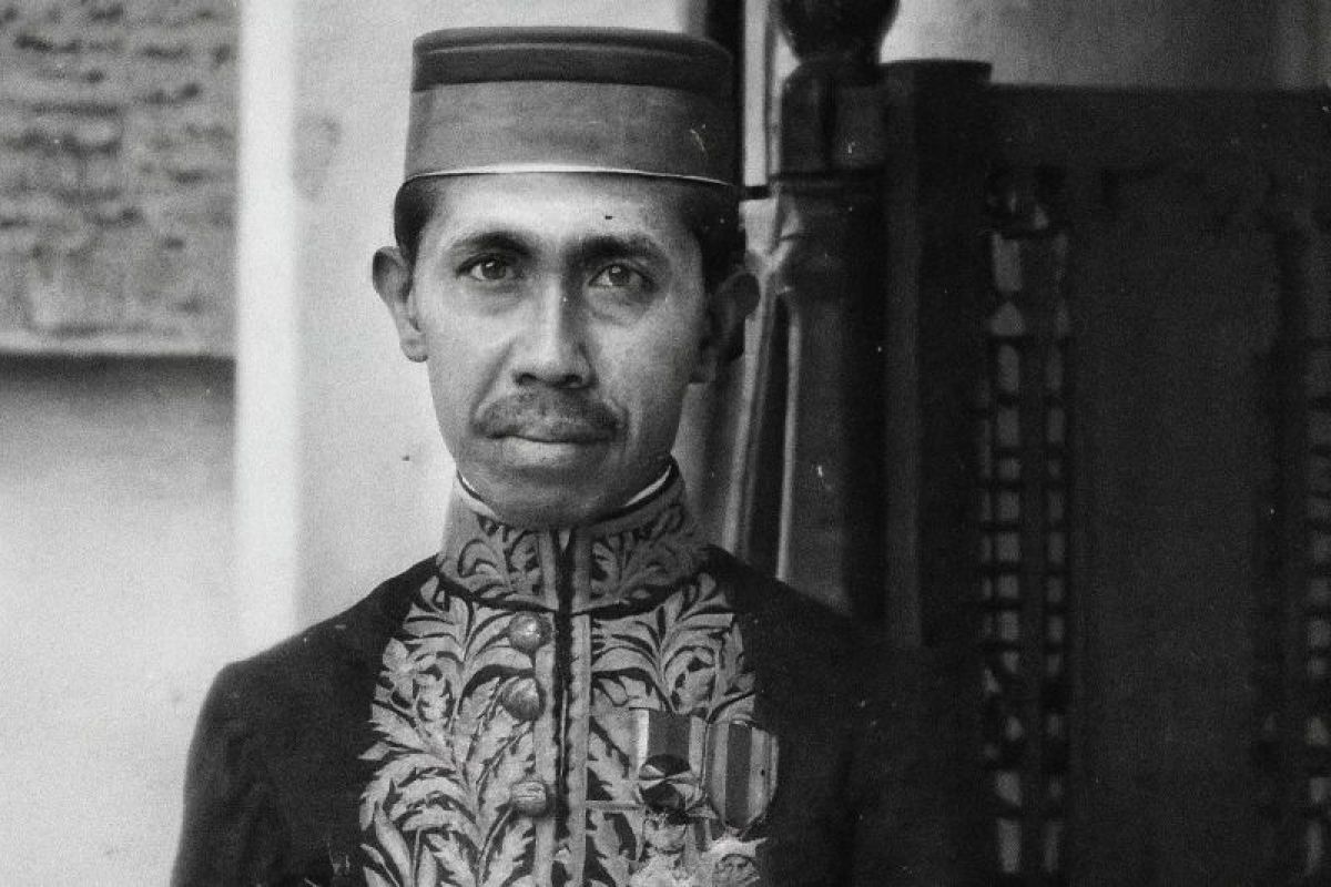 Jejak lokal dan narasi kebangsaan atas penganugerahan Sultan Bima XIV