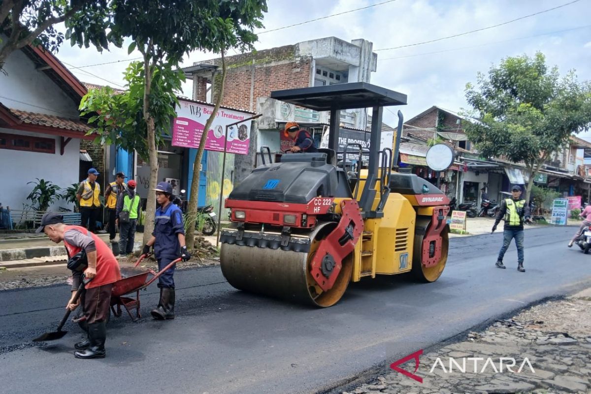 DPUPR Kabupaten Temanggung lakukan perbaikan ruas jalan Kandangan-Dakaran
