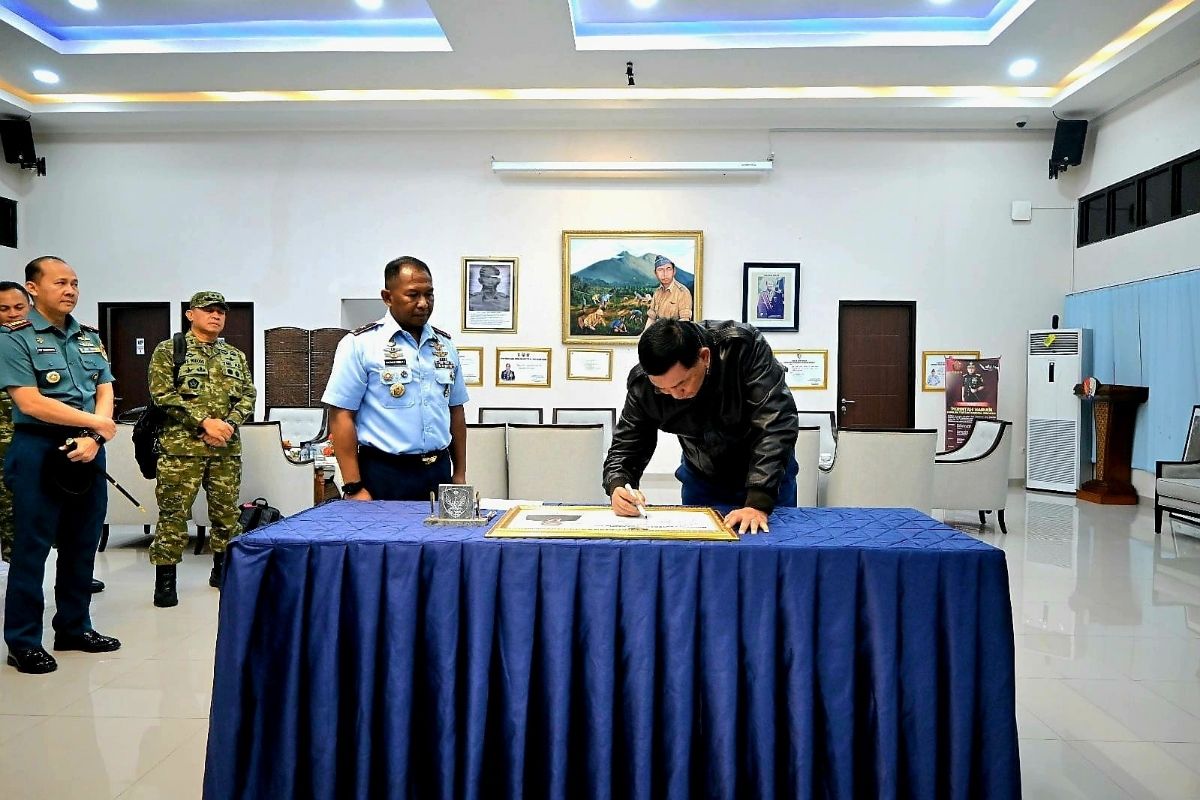 Menhan RI ingatkan pentingnya sinergi antara satuan kepada TNI di wilayah Natuna