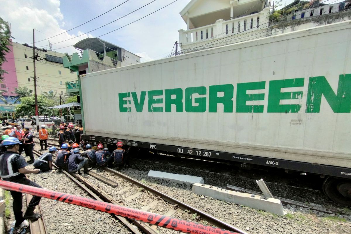 KAI: KA barang anjlok di Surabaya Pasar Turi Rabu pagi