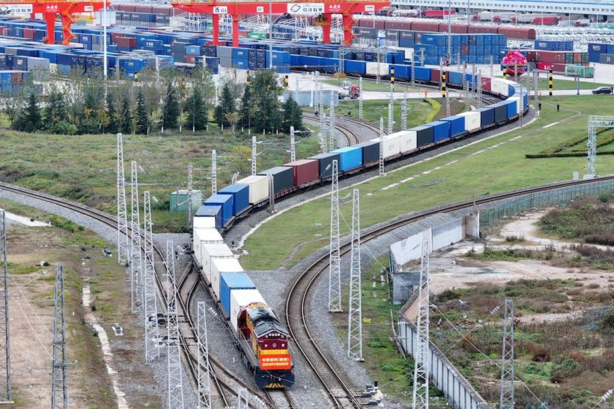 Percepatan kereta kargo China-Eropa genjot perdagangan Jalur Sutra