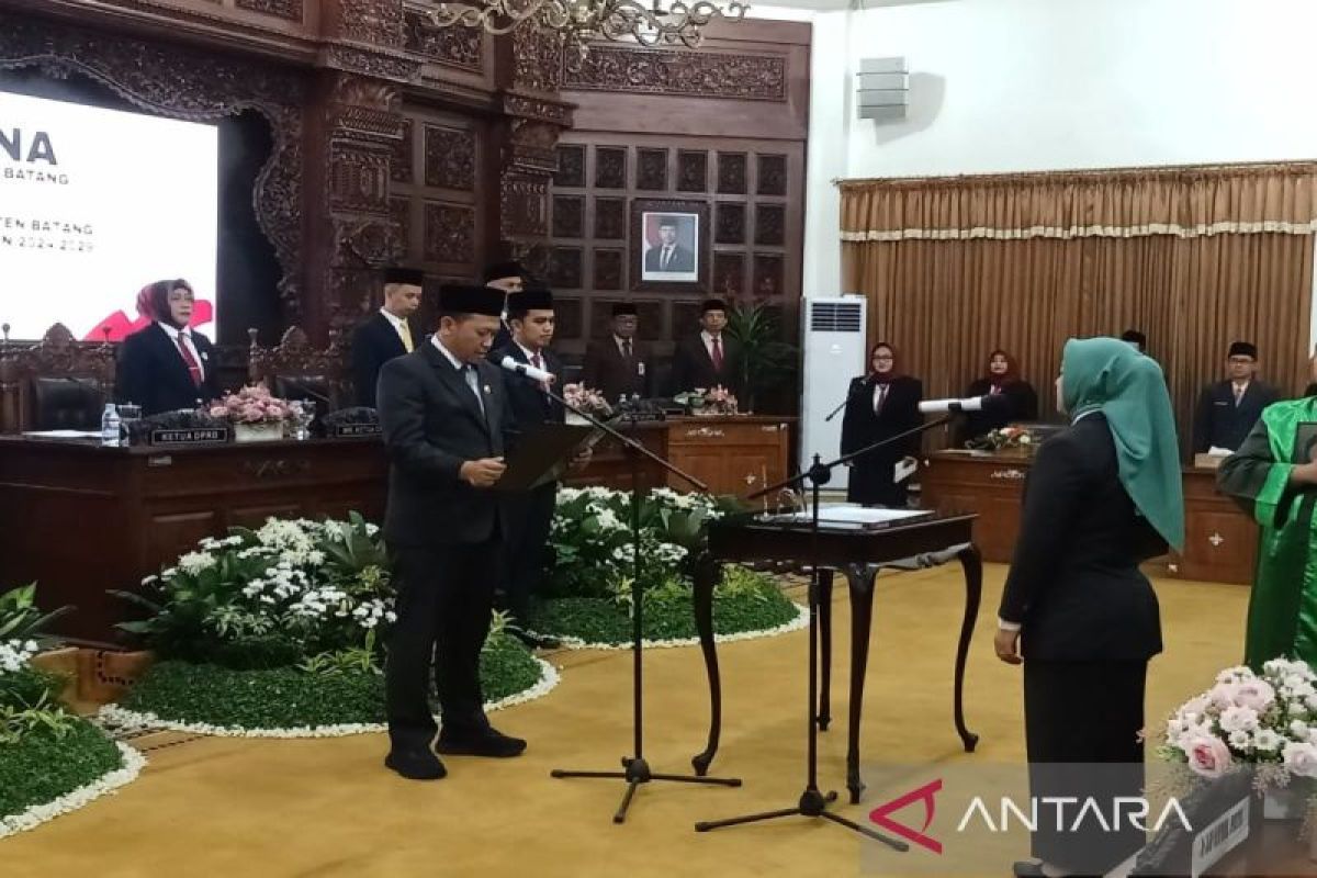 Ketua DPRD Batang lantik anggota dewan antar waktu asal PKB