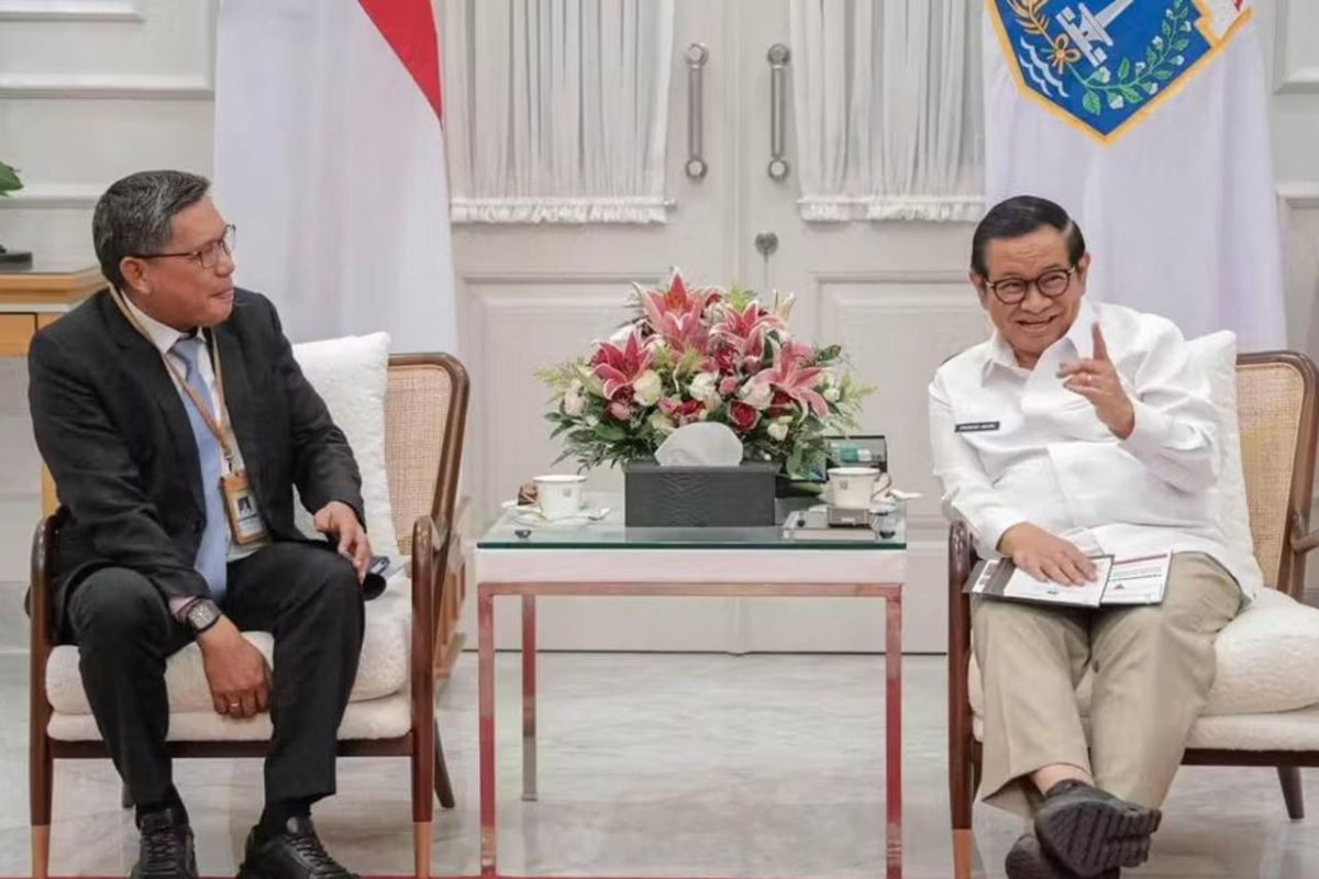 Ambon peroleh bantuan mobil sampah dan pemadam kebakaran dari Pemprov DKI