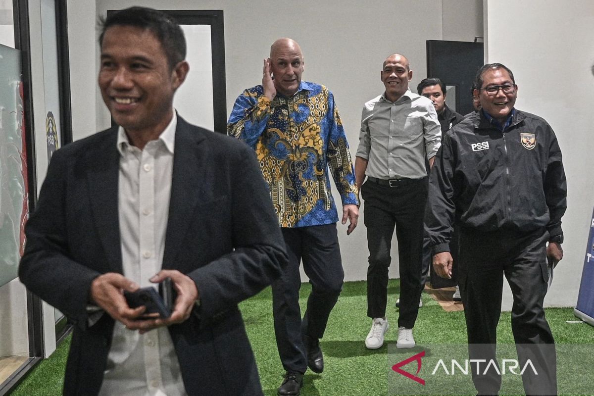 Alexander Zwiers kagum dengan sosok pelatih Nova Arianto