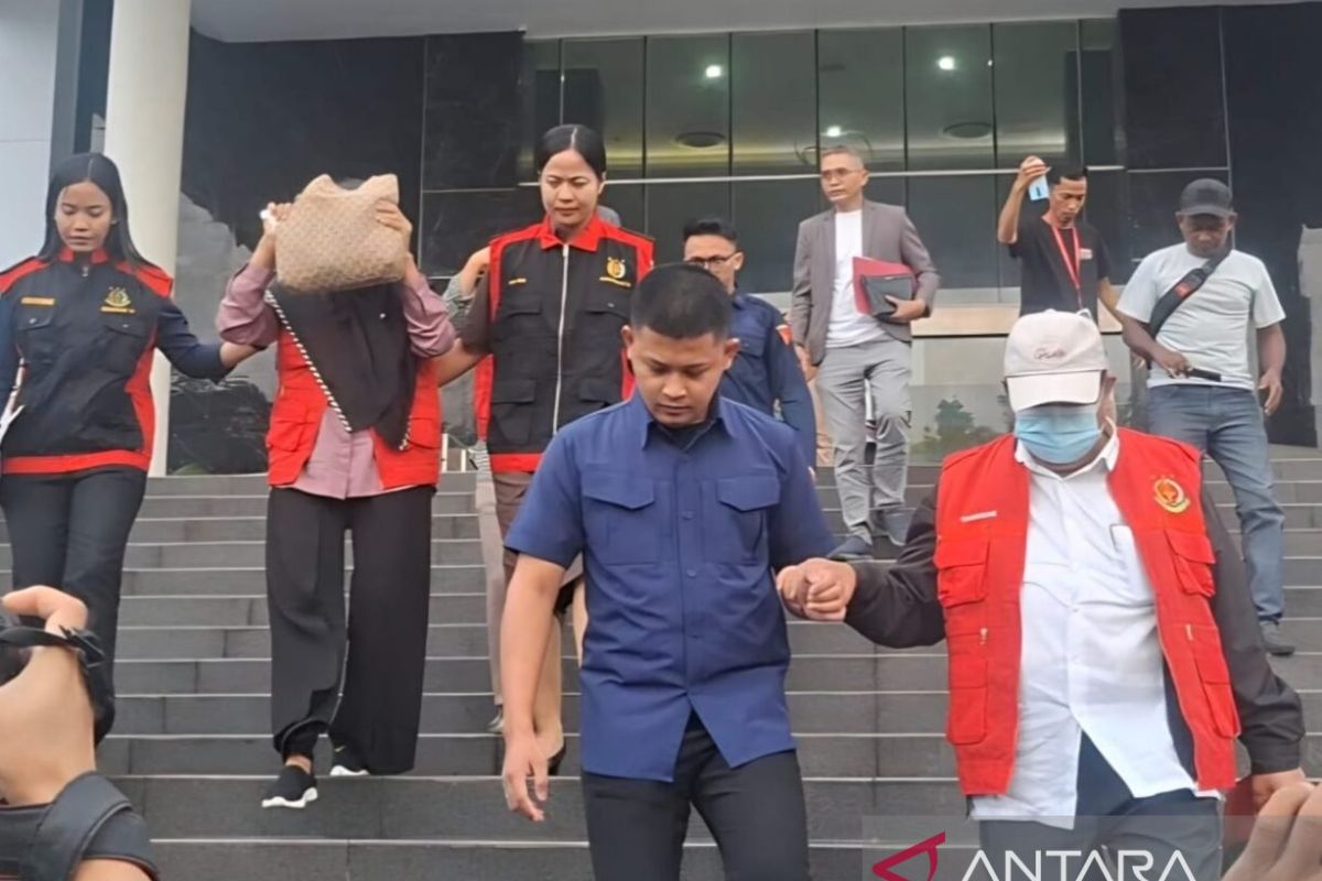 Kejati Sulteng tahan tiga tersangka dugaan korupsi di Parigi Moutong