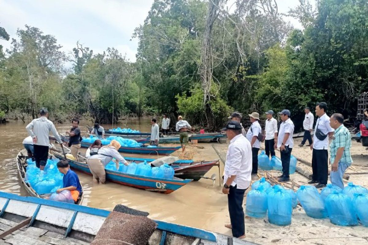 Pemkot Palangka Raya restocking Danau Rigei dengan 114.086 benih ikan