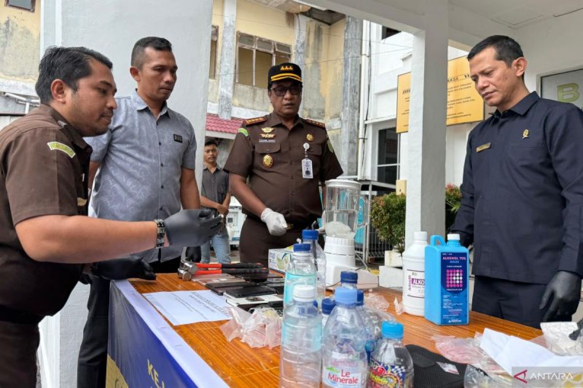 Kejari Aceh Barat musnahkan narkotika sabu hasil kejahatan selama 2025