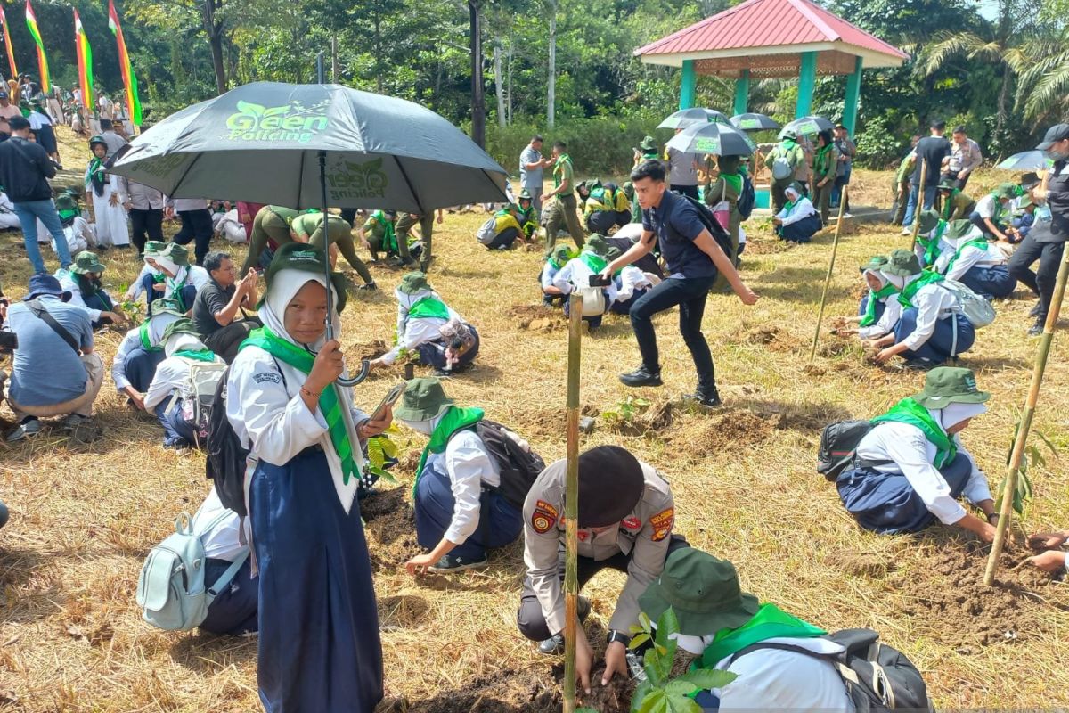 Peringati Hari Pohon Sedunia, Polda Riau tanam 21 ribu bibit pohon