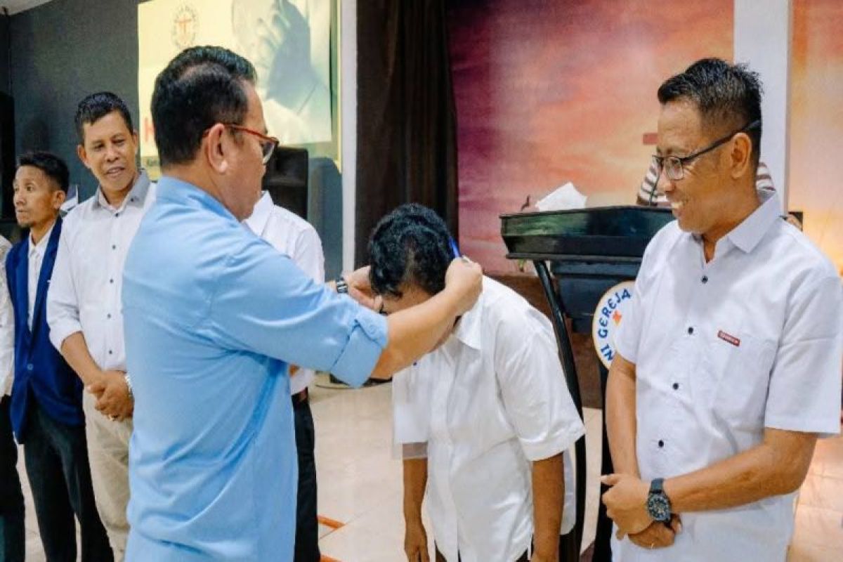 Pemkab Morut fasilitasi para tokoh agama ikut wisata rohani