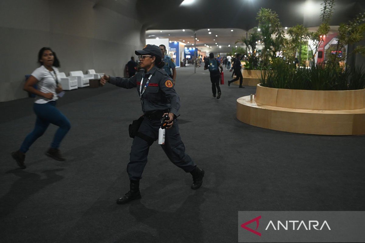 Momen evakuasi di Venue COP30 saat insiden kebakaran terjadi