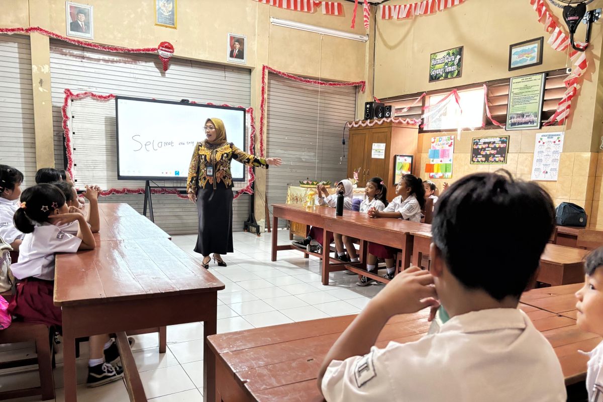 Dirjen Kemendikdasmen mengajar di SD, tinjau implementasi program