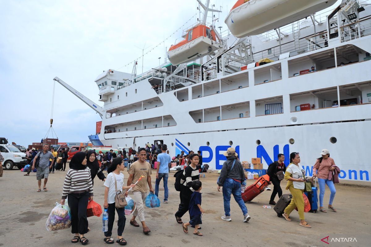 Pelni siapkan 11 unit kapal untuk Natal dan Tahun Baru di NTT