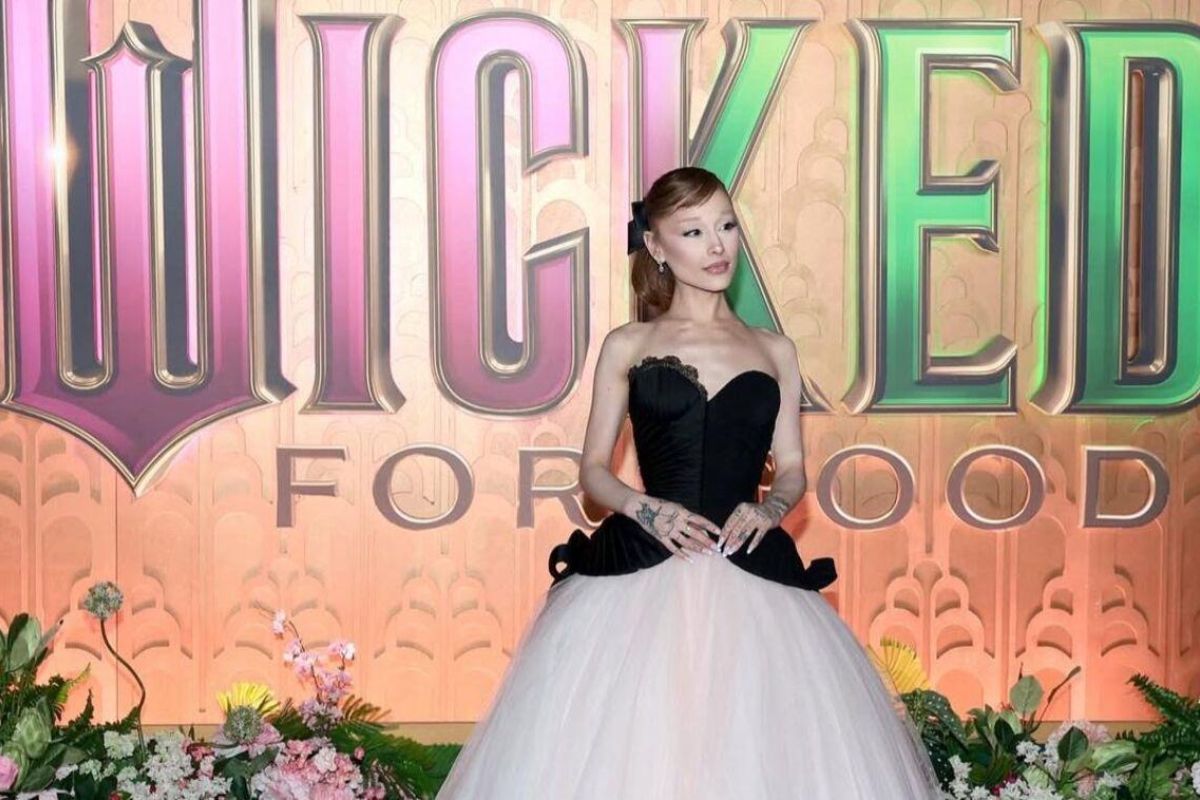 Ariana Grande positif COVID usai tur promosi film Wicked: For Good"