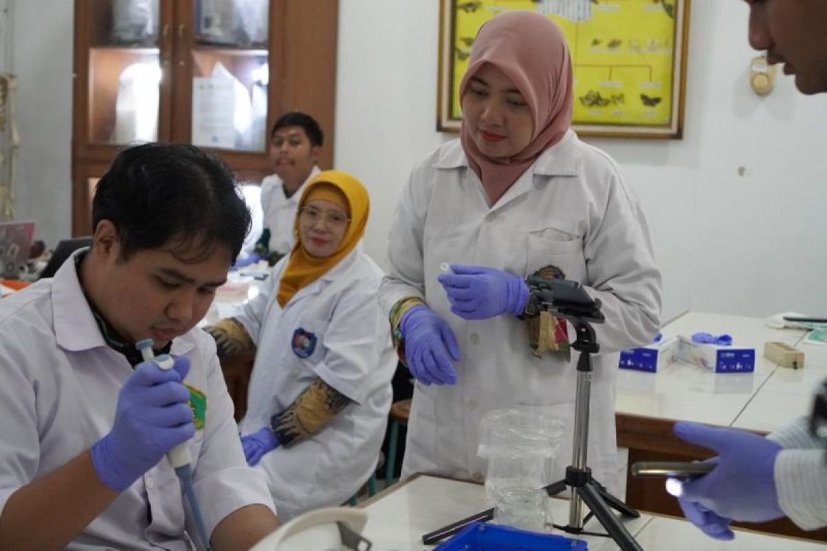UMS latih guru biologi ekstraksi DNA hingga elektroforesis untuk perkaya praktikum sekolah