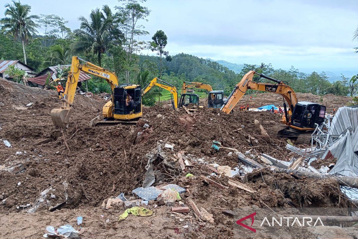 Operasi pencarian korban longsor Banjarnegara diperpanjang tiga hari