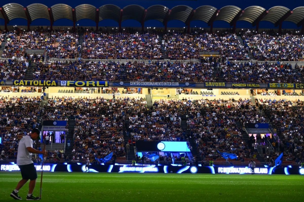Stadion Giuseppe Meazza dipastikan penuh saat derbi Milan
