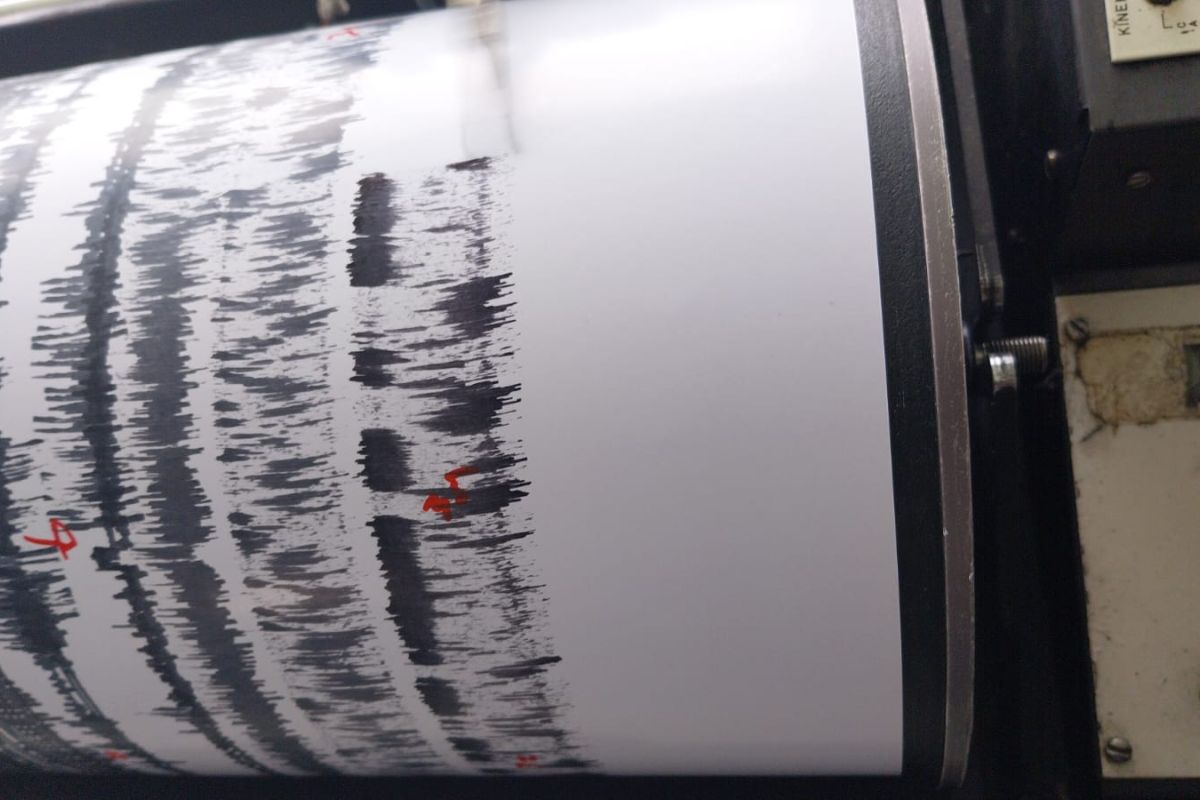 Getaran banjir lahar hujan Semeru tercatat hampir 2 jam