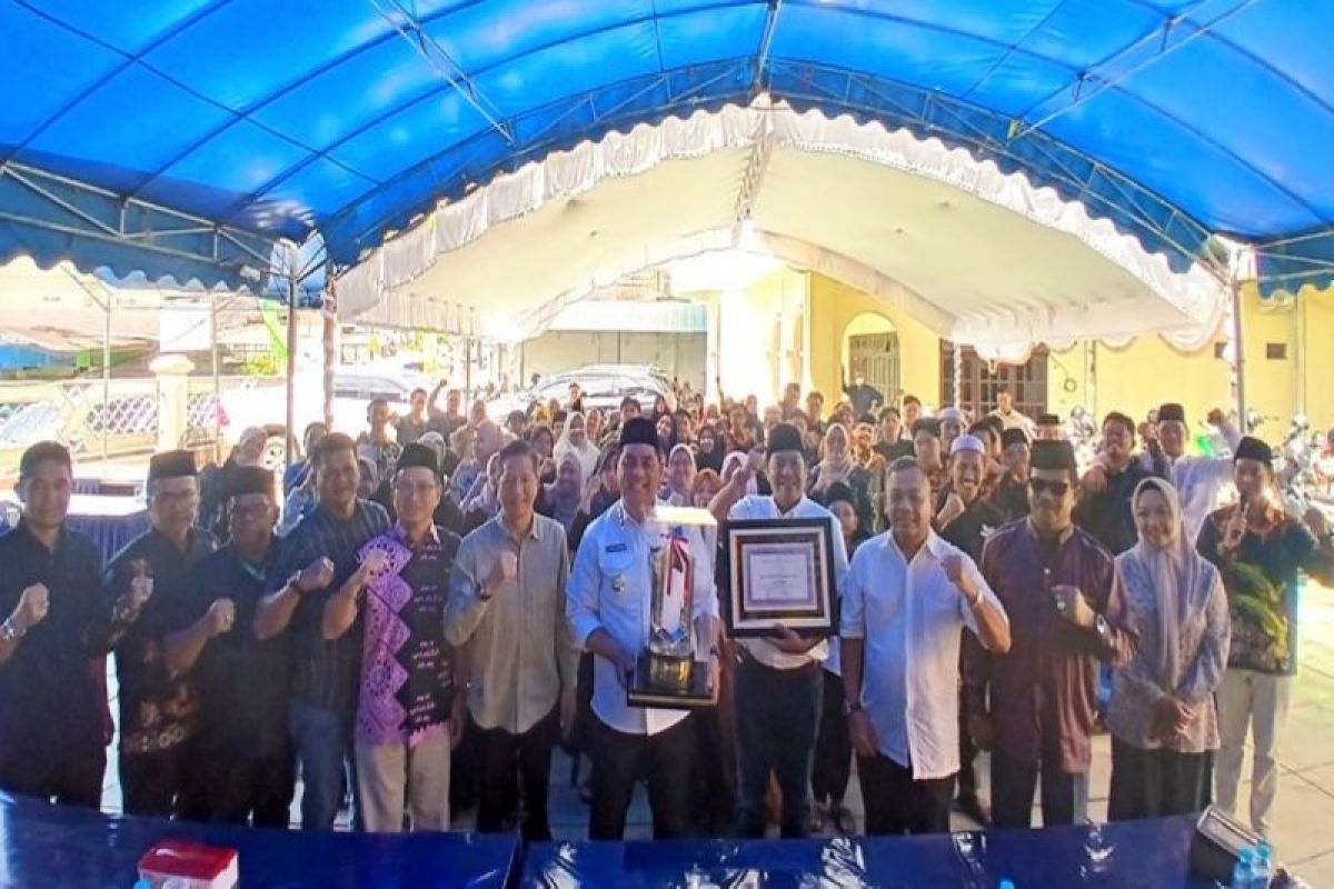 Juara MTQH Kalteng, Shalahuddin berikan bonus Rp300 juta dan umrah untuk kafilah Barut