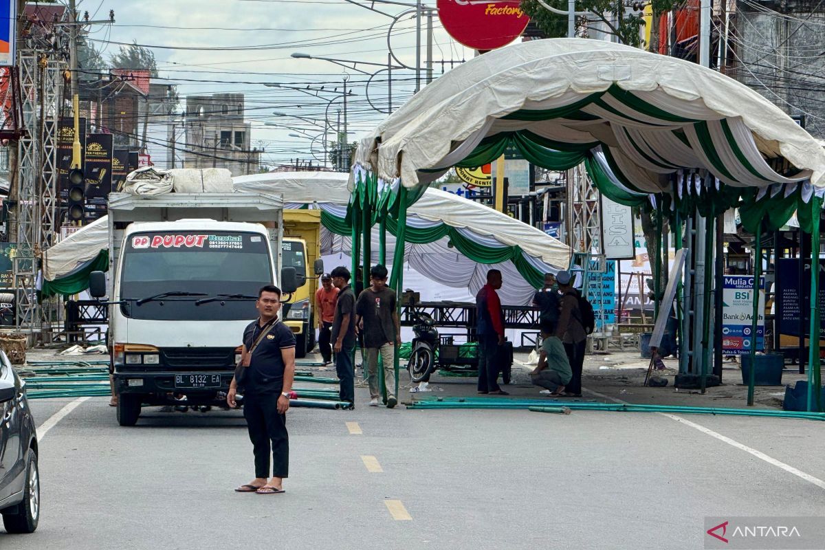 Warga Meulaboh protes penutupan jalan protokol karena aktivitas pengajian
