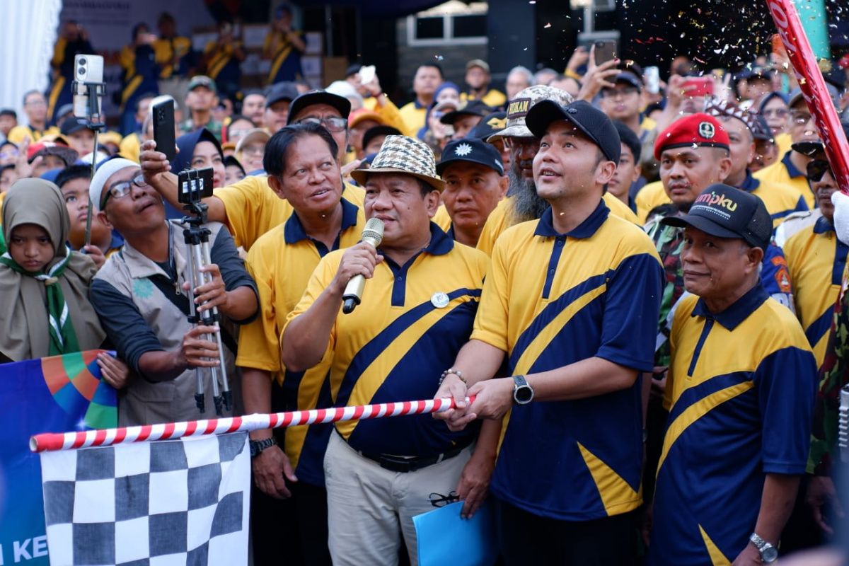 Respati Ardi lepas 5.000 peserta jalan sehat Milad 113 Muhammadiyah